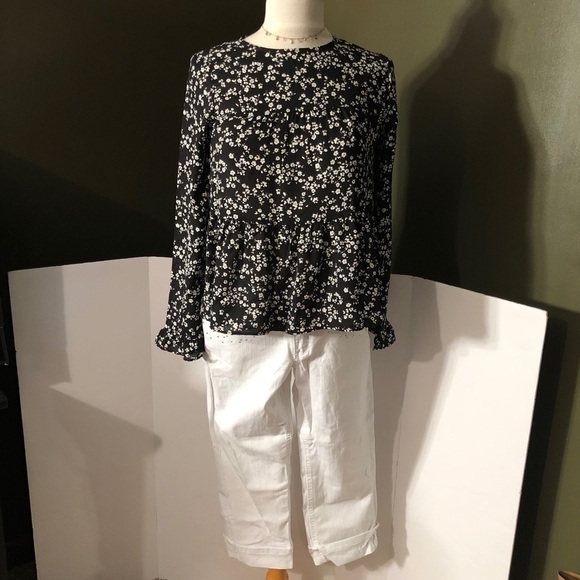Moa Moa Black with White Flowers Blouse Sz NWOT - Picture 2 of 9